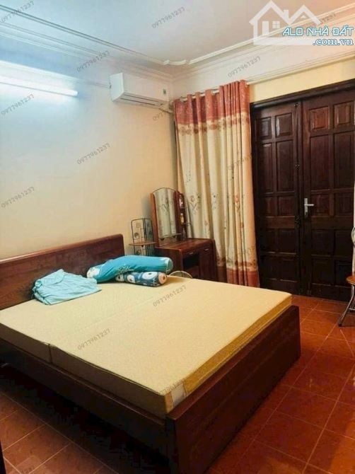 BÁN NHÀ CẦU GIẤY 65m2. LÔ GÓC - 3 MẶT NGÕ - GARA Ô TÔ + MẶT TIỀN RỘNG 6,2m - 3