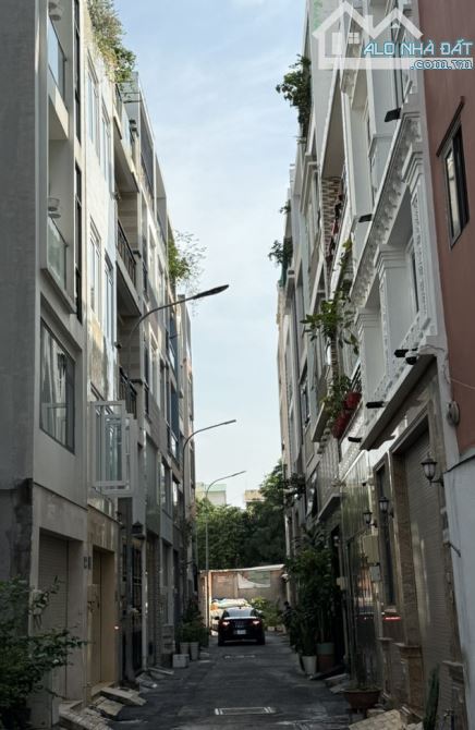 SIÊU HOT-KHU PHÂN LÔ TB- GẦN Q.10-5 TẦNG ĐÚC - Ô TÔ NGỦ TRONG NHÀ- CHỈ NHỈNH 10 TỶ - 3
