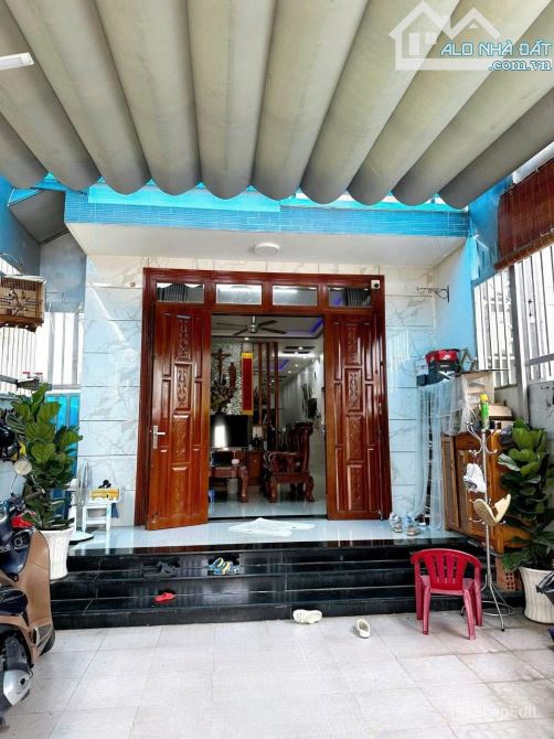 NP356 nhà đẹp dân cư đông đúc. Khu xóm đạo an ninh - 4