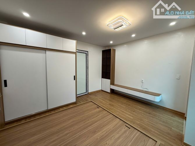 Bán nhà 3 tầng làn 2 Hoàng Hoa Thám, ngõ ô tô, dt 43m2, mt 4.35m, ĐB giá 4.35 tỷ - 4