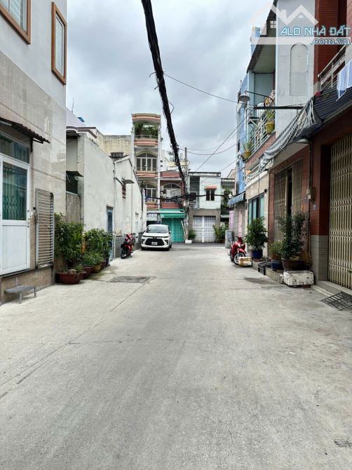 Quận 6, P. 12, hẻm ô tô thông,  Nhà đẹp 2 tầng, 56m2, ô tô, giá rẻ - 4