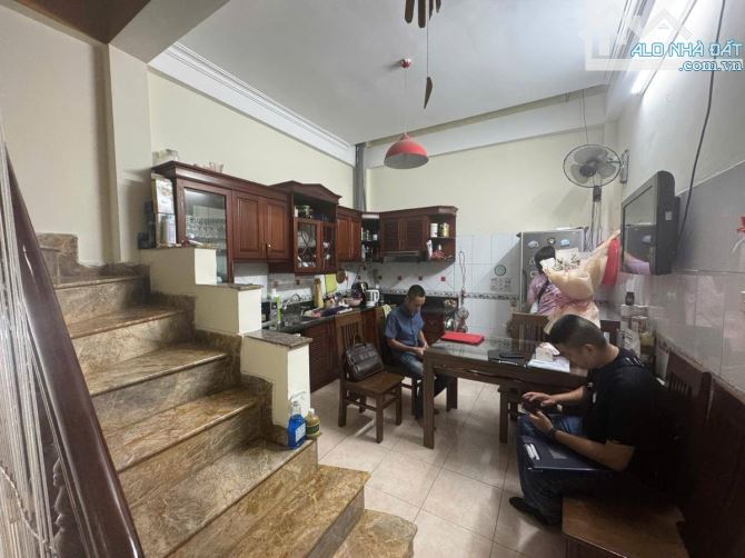 Chính chủ bán nhà dân xây 5 tầng, 42m, ô tô ngủ trong nhà, Nguyễn Chí Thanh, Đống Đa - 4
