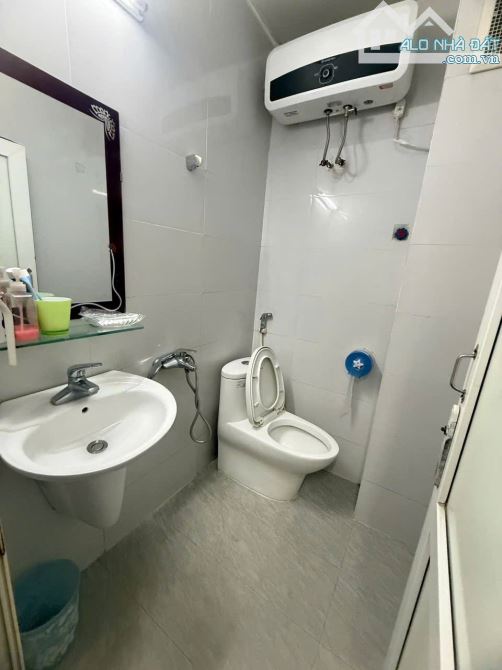 Chính chủ bán nhà dân xây 5 tầng, 39m, ô tô ngủ trong nhà, Nguyễn Chí Thanh, Đống Đa - 4