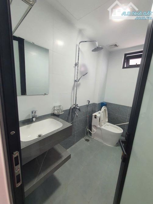 Bán nhà Liên Mạc, 31m2 5 tầng nhà mới, ngõ thoáng,sạch sẽ, dân trí cao giá 4,2 tỷ - 4