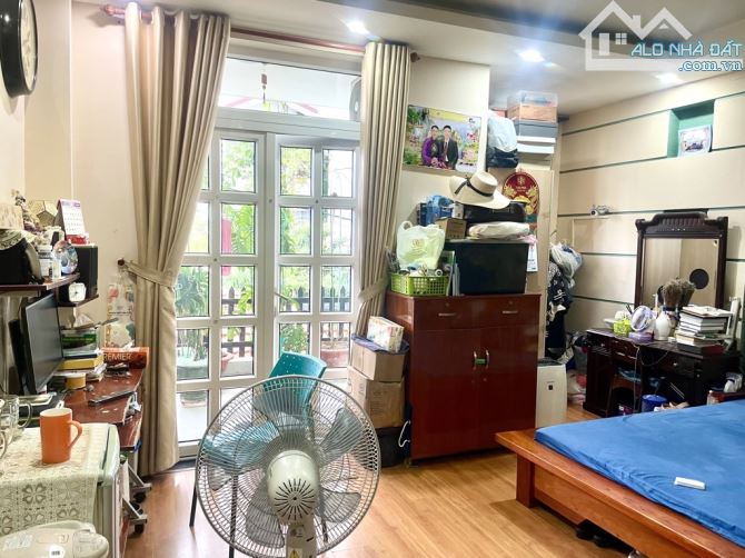 Bán nhà mới 4 tầng đường ô tô Ung Văn Khiêm .Diện tích 103 m2. Giá 18.5 tỷ ,P17 Bình Thạnh - 4