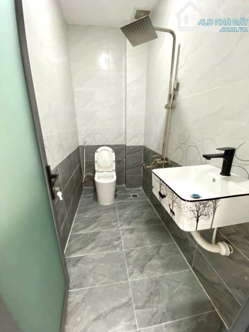 Nhà đẹp Tân Phú – 3PN – 3WC – gần mặt tiền – giá tốt 4.75 tỷ - 4