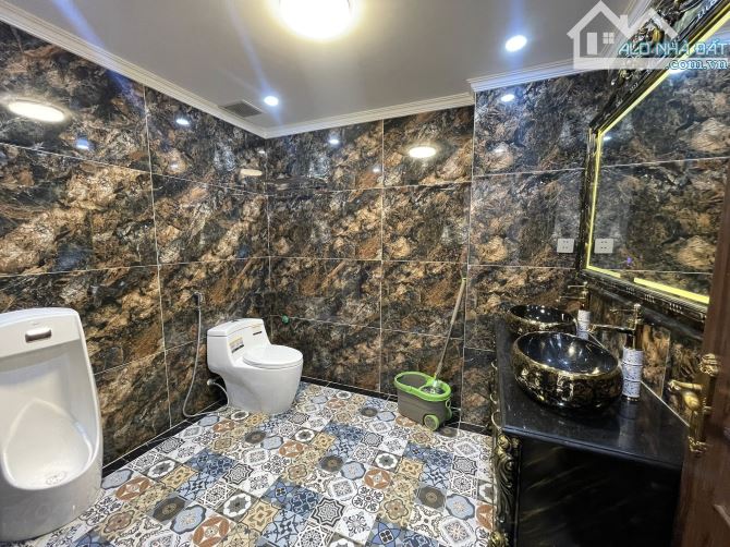BÁN NHÀ TRẦN ĐẠI NGHĨA, HAI BÀ TRƯNG, VỈA HÈ,NGÕ THÔNG, ÔTÔ, 8T THANG MÁY, 120M2 - MT4.5M. - 4