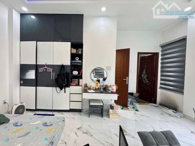 CÁCH MẶT TIỀN NGUYỄN VĂN ĐẬU 10M - 5 TẦNG MỚI ĐẸP 39M2, NGANG 5.2M, SỔ VUÔNG - Ô TÔ 4CHỖ - 4
