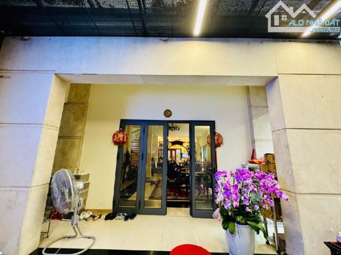 Bán nhà nguyễn văn cừ 302m2 xây 3 tầng , ngõ ô tô tránh , kinh doanh - 5