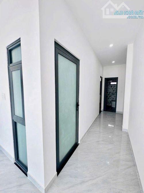 Bán Nhà 1 Trệt 1 Lầu, 1 Sẹt 100m Đường Đồng Khởi, Sau Lưng Cây Xăng 26 Và Chợ 26 - 5