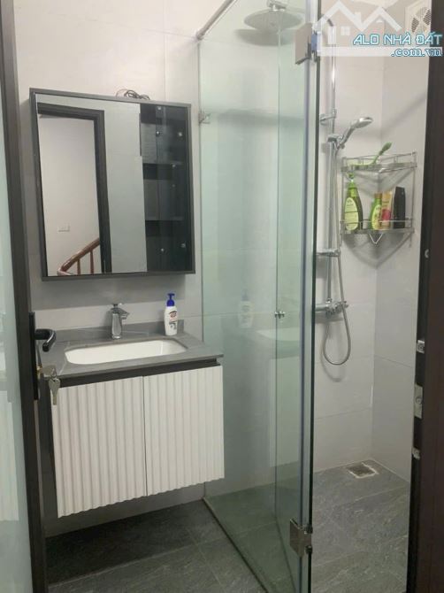 Bán nhà Lê Thanh Nghị 40m2, nhà lô góc 3 thoáng, dân xây chắc chắn, cách 20 - 5