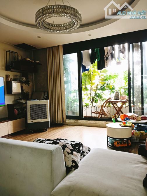 Căn hộ phố Cầu Giấy, 82m2, 3PN, Full Nội thất, 5.25 tỷ - 5