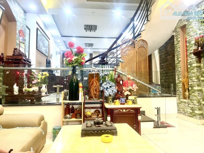 Bán nhà mới 4 tầng đường ô tô Ung Văn Khiêm .Diện tích 103 m2. Giá 18.5 tỷ ,P17 Bình Thạnh - 6