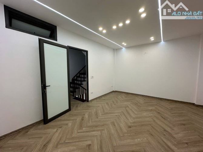 Chính chủ bán nhà dân xây mới 6 tầng, 56m, gần hồ điều hoà, ô tô VF3 vào nhà, Quan Nhân - 7