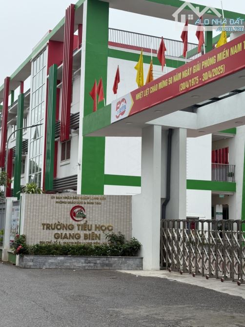 Bán 75m2 đất Giang Biên đường ô tô tránh , đất phân lô vỉa hè , sổ vuông đẹp - 7
