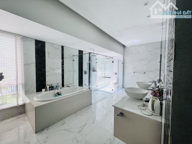 Bán Biệt thự khu Hoàng Việt -Út Tich 750m2 5 TẦNG 9 PN  136 tỷ - 7
