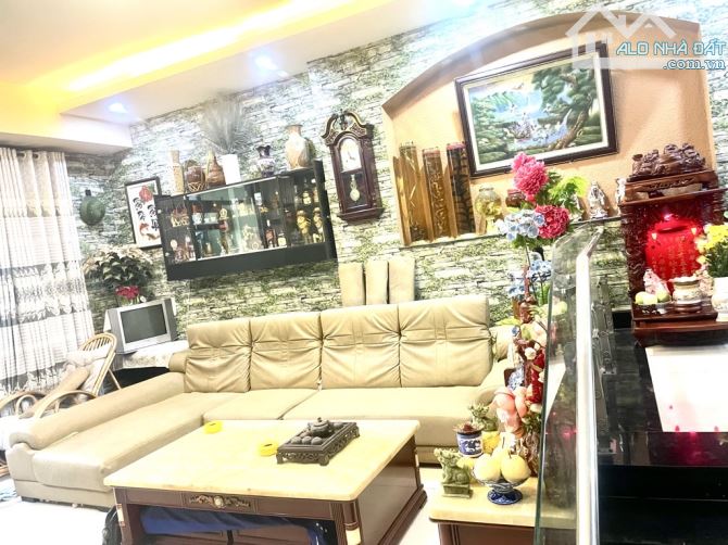 Bán nhà mới 4 tầng đường ô tô Ung Văn Khiêm .Diện tích 103 m2. Giá 18.5 tỷ ,P17 Bình Thạnh - 7