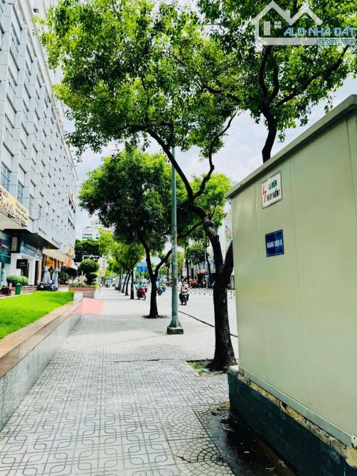 VIP NHẤT 20 THƯỚC - LÔ NHÌ HOÀNG DIỆU VỊ TRÍ ĐẸP KINH DOANH BUÔN BÁN TỐT ĐƯỜNG 10 MÉT XE T - 7