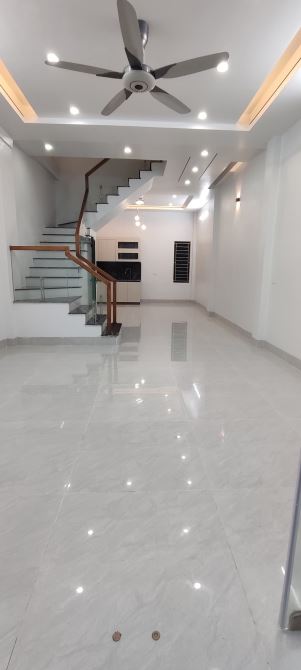 Nhà đẹp 3 tầng xây mới  ngõ nông đường Liên Hà 1 - 5