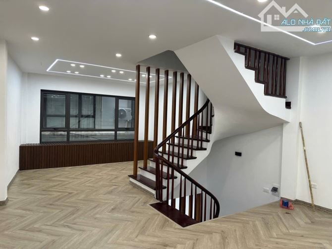 Chính chủ bán nhà dân xây mới 6 tầng, 56m, gần hồ điều hoà, ô tô VF3 vào nhà, Quan Nhân - 8