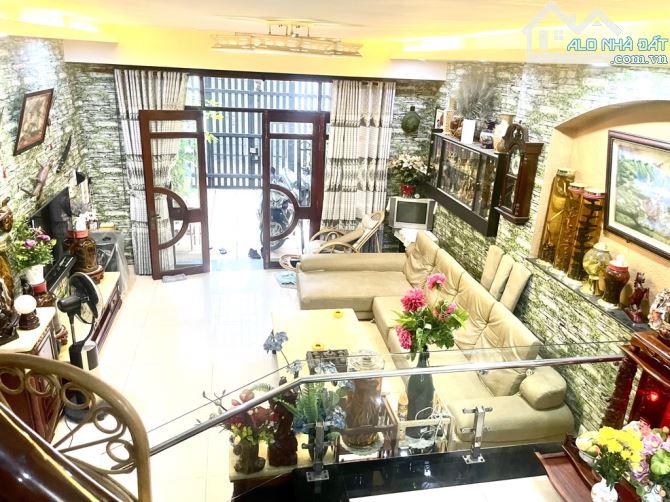 Bán nhà mới 4 tầng đường ô tô Ung Văn Khiêm .Diện tích 103 m2. Giá 18.5 tỷ ,P17 Bình Thạnh - 8