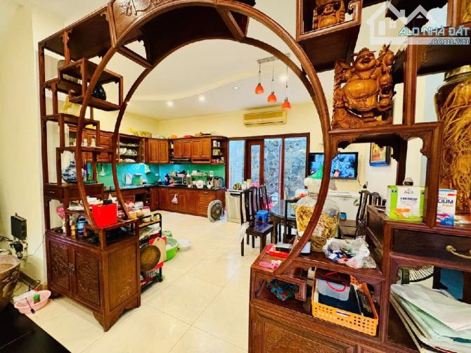 Bán nhà nguyễn văn cừ 302m2 xây 3 tầng , ngõ ô tô tránh , kinh doanh - 8