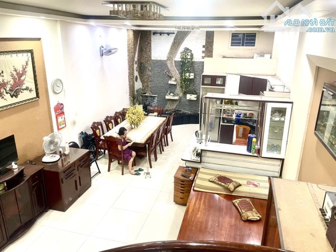 Bán nhà mới 4 tầng đường ô tô Ung Văn Khiêm .Diện tích 103 m2. Giá 18.5 tỷ ,P17 Bình Thạnh - 9