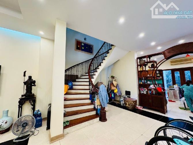Bán nhà nguyễn văn cừ 302m2 xây 3 tầng , ngõ ô tô tránh , kinh doanh - 9