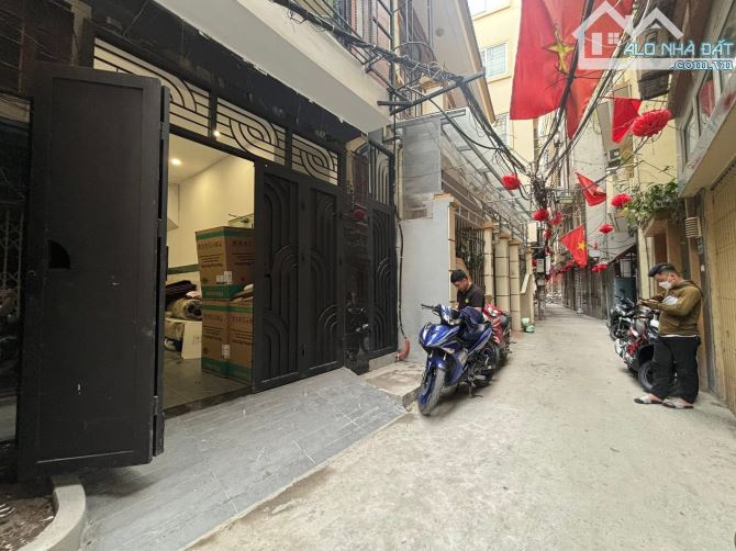 BÁN TOÀ CCMN YÊN HÒA 65M2 6T THANG MÁY, 15 PHÒNG CHO THUÊ 90TR/TH, GIÁ 16,8 TỶ