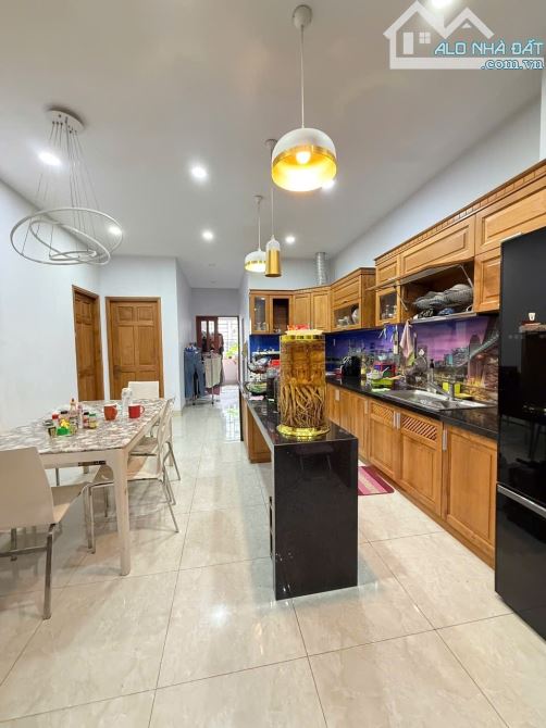 Bán nhà Khu Vip Bàu Cát Ngang gần 8m x 38m,2 mặt hẻm XT, Giá 40.5 Tỷ