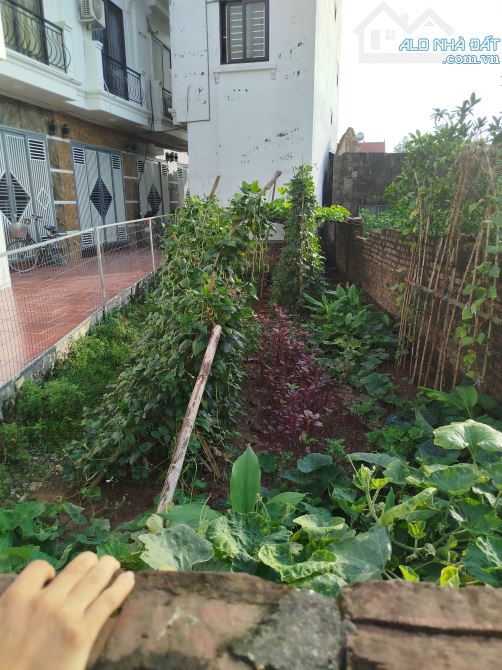 ĐẤT LIÊN MẠC _BẮC TỪ LIÊM 44M GIÁ 4,7 TỶ -MT 3,5 M GẦN SÂN TRƠI , ÔTÔ,