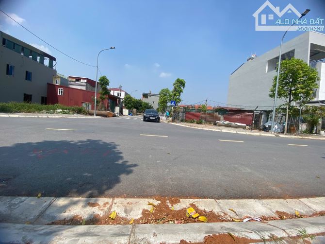 ĐẤT ĐẤU GIÁ LIÊN HÀ ĐÔNG ANH 86 M LÔ GÓC 3 THOÁNG Ô TÔ