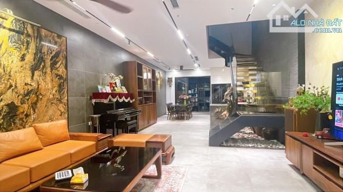 Bán liền kề Ngô Thì Nhậm Hà Đông, 90m2*4T, 8 mặt tiền, Plo, vỉa hè oto tránh, Kinh doanh.