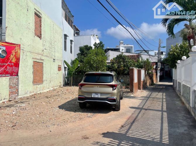 CẦN BÁN LÔ ĐẤT HẺM Ô TÔ PHƯỚC LONG  • Vị trí đẹp, đường ô tô quay đầu.