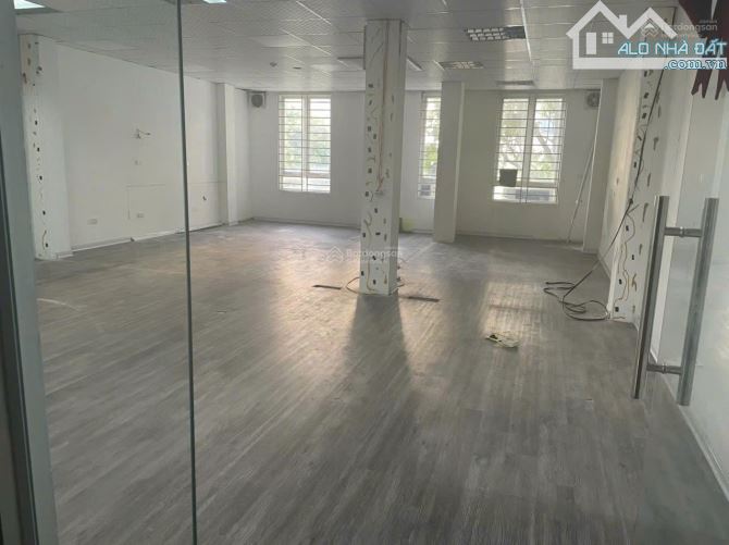 Cho thuê tầng 1 mặt ngõ Yên Hòa – Cầu Giấy, 230m², MT 8m – KD sạch, 55tr/tháng
