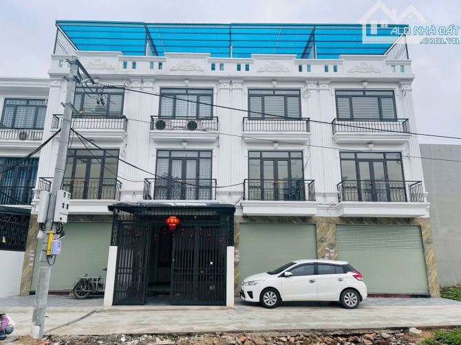 Rất tiềm năng -vị trí ngay Vành Đai 4 chợ dân cư sầm uất - S: 67m2 - 4 tầng - VF3 Vào nhà