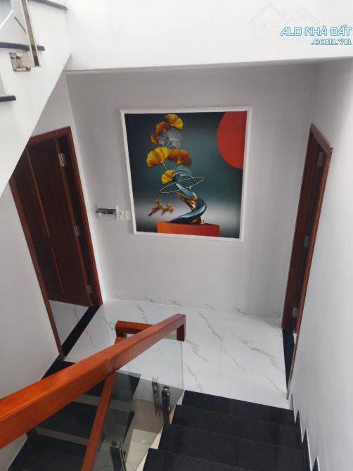 Chỉ 7 tỷ, Nhà 5 tầng tặng full nội thất, 4x16m, Hẻm xe hơi