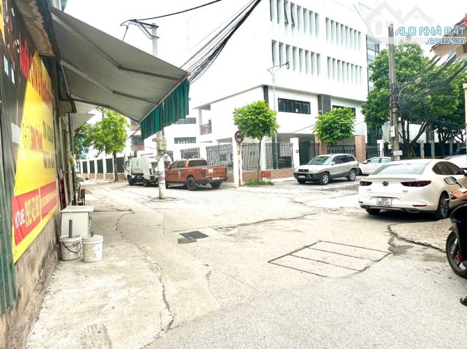 Bán nhà khu vực Tam Trinh gần Gamuda - 35m2 5 tầng 3PN - Giá đầu tư 5,6 tỷ