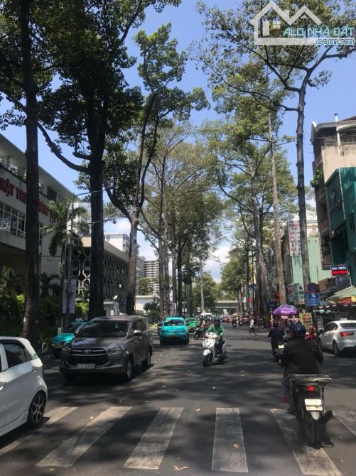 Ko có căn thứ 2 - MT Nguyễn Chí Thanh đối diện BV Chợ Rẫy, Q.5 - 4.2x20m - Giá 45 tỷ
