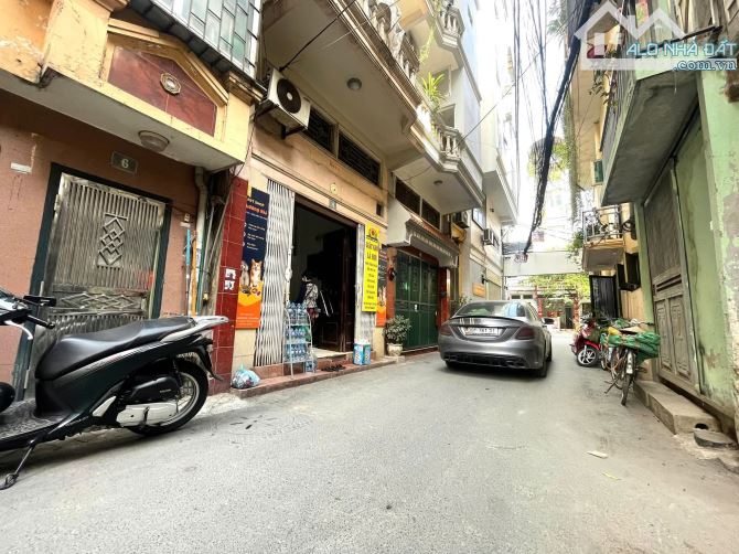 BÁN NHÀ PHÂN LÔ CẦU DIỄN NGÕ THÔNG 2 ĐẦU OTO QUA DT52M2*MT5M*5T NHÀ DÂN XÂY. 10 TỶ
