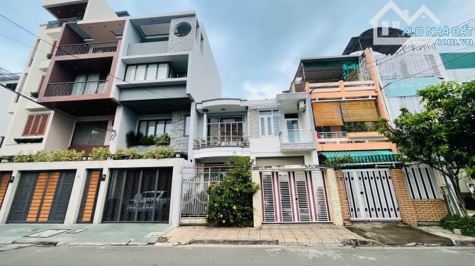 Bán đất tặng nhà chiều ngang 7,2m đường Lê chân rộng 11,5m cách biển 2km giá 100triệu/1m2