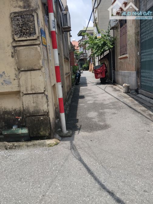 Bán Đất Việt Hưng - Long Biên 👉Lô Góc, Ôtô Vào Đất,10m Ra Đường Ôtô Tránh.DT45m2