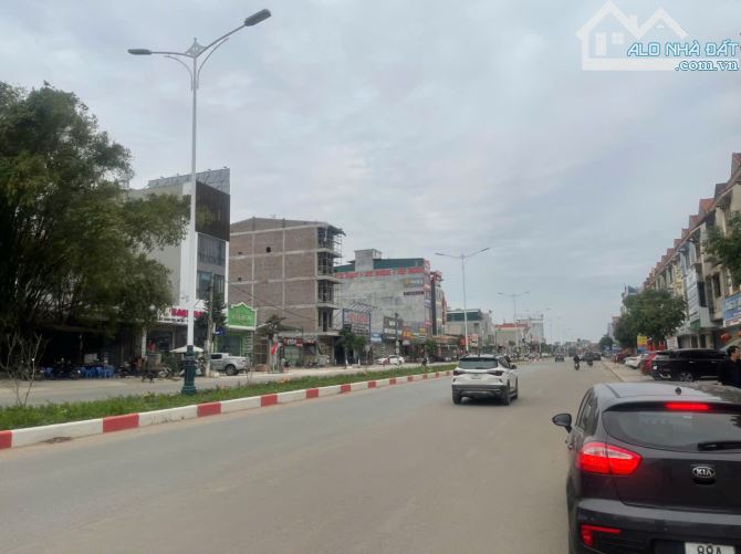 🔥BÁN GẤP NHÀ MẶT PHỐ NGUYỄN TẤT THÀNH 100M MT5M 3TẦNG HIỆN ĐẠI KINH DOANH SIÊU ĐỈNH 11 TỶ