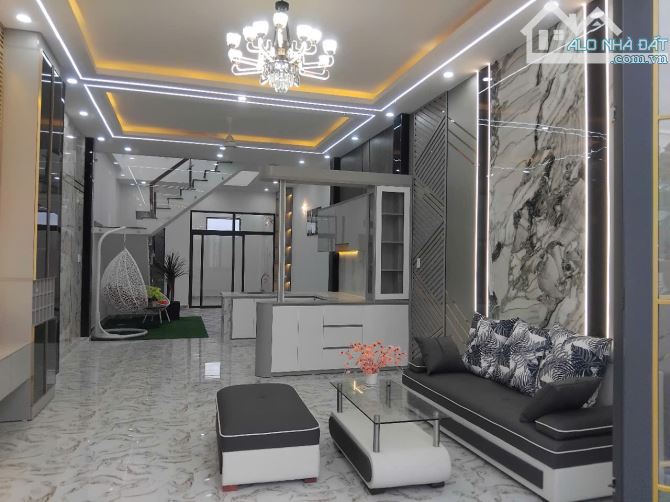 Bán nhà Cần Giuộc, đường Tám Tiên, 116m2, 1 lầu, siêu phẩm sát Bình Chánh  dưới 3 tỷ