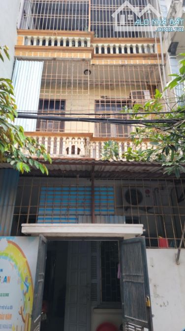 Bán gấp mảnh đất đẹp quy hoạch rừng ô tô ,phân lô ,ngõ thông ,sát quốc lộ 1A giá 11.6 tỷ