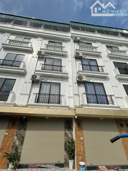 SIÊU HIẾM! NHÀ MỚI 5 TẦNG TẠI ĐẠI CÁT - LIÊN MẠC - 35M2,MT 3,4M - GIÁ 5,8 TỶ - Ô TÔ ĐỖ CỬA