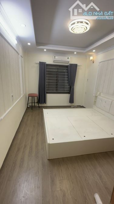 Cho thuê nhà riêng 4 tầng đủ tiện nghi ngõ chợ Khâm Thiên, Đê La Thành