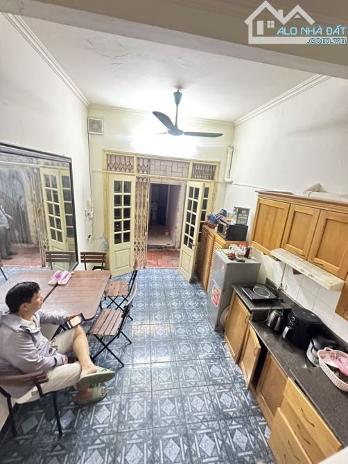 Bán nhà phố Lê Ngọc Hân: 22m2, 4 tầng 3 ngủ. Khu vực lõi Trung Tâm hiếm nhà bán