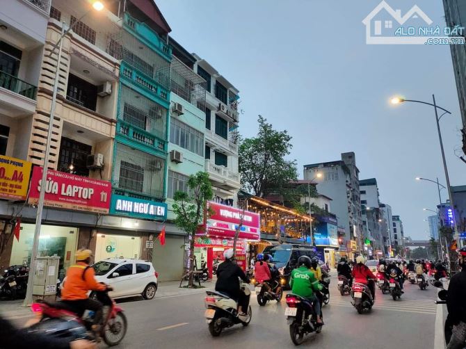 Bán nhà mặt phố Chùa Láng, Đống Đa — 70m², lô góc, kinh doanh sầm uất