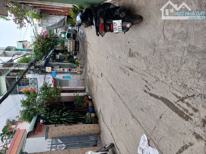 BÁN ĐẤT TẶNG NHÀ -DIỆN TÍCH KHỦNG 75M2 -TÂN THUẬN ĐÔNG HT.PHÁT -HẺM  RỘNG RÃI CHỈ 5,1 TỶ